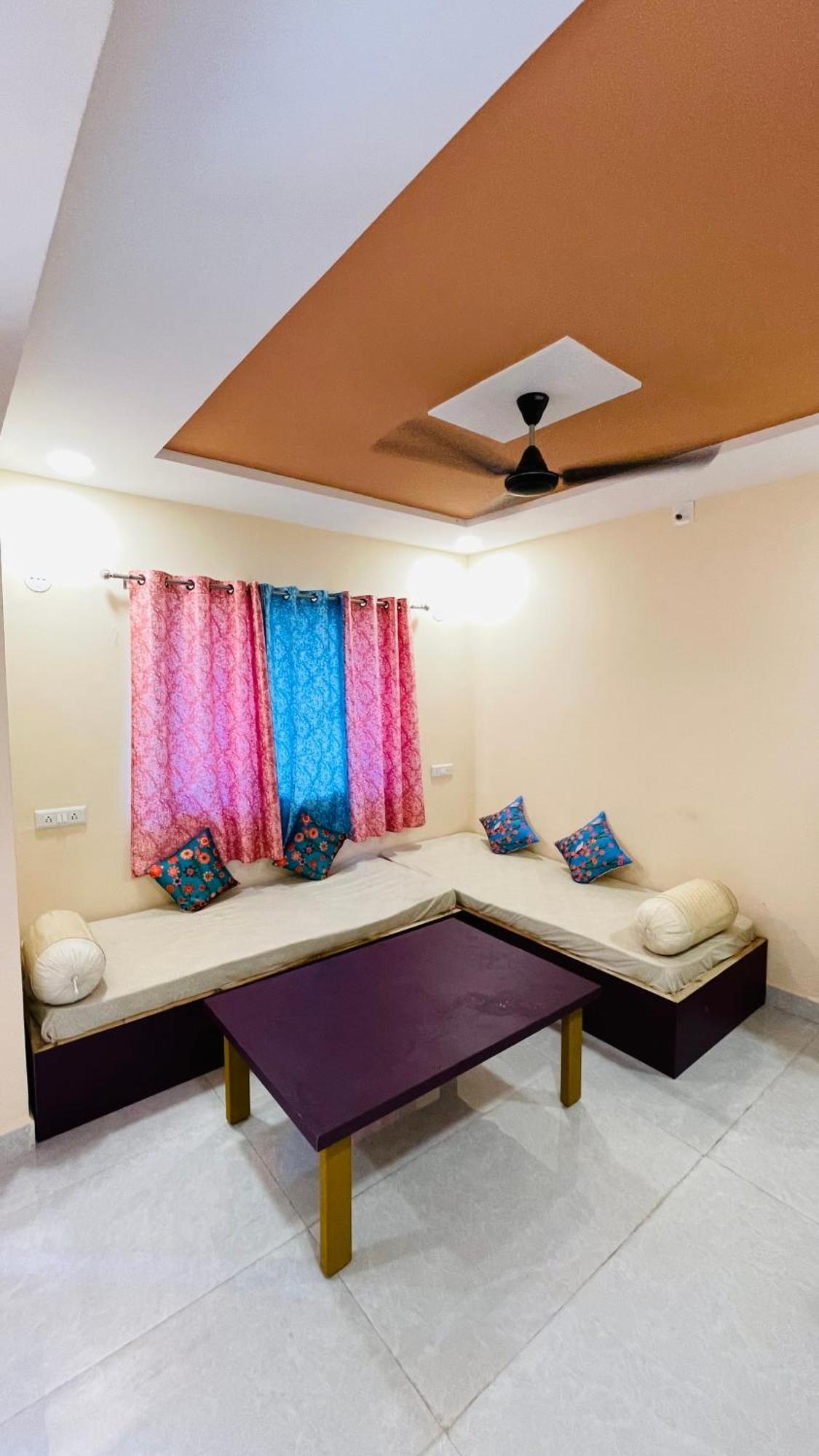 Devka House Hotel Daman Ngoại thất bức ảnh